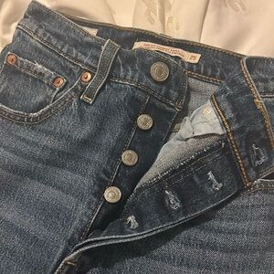 Levi’s high rise straight jeans size 25